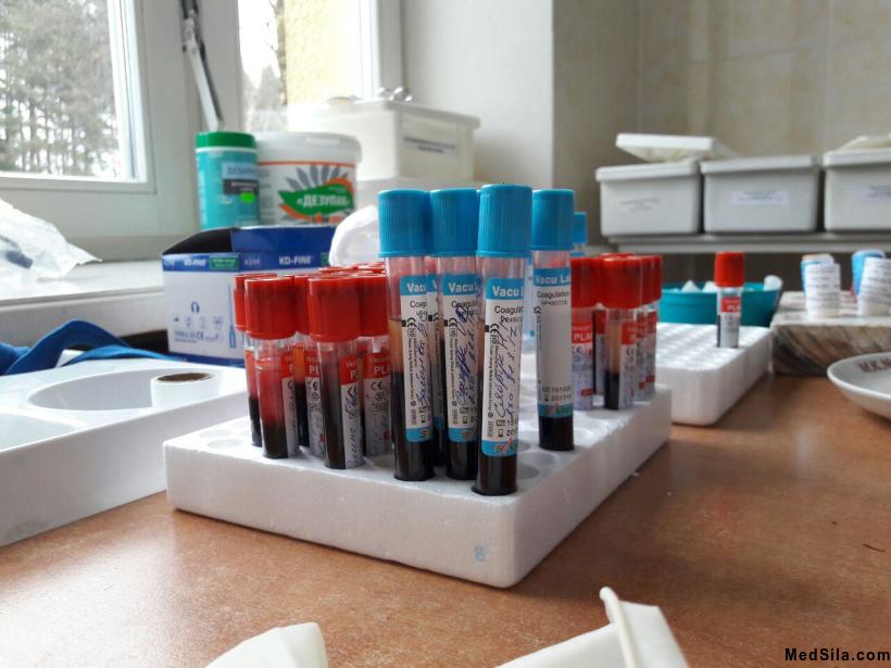 Пробирки с анализами крови